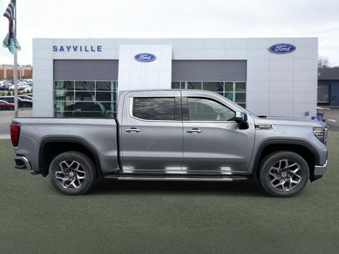 Used 2024 GMC Sierra 1500 SLT w/ SLT Premium Package AWD/4WD image 4