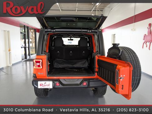 Used 2019 Jeep Wrangler Unlimited Sahara image 13