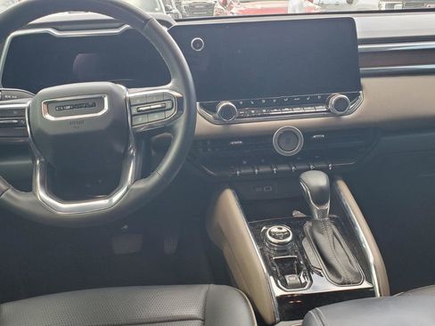 Used 2023 GMC Canyon Denali image 7