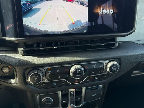 Used 2024 Jeep Wrangler Willys image 16