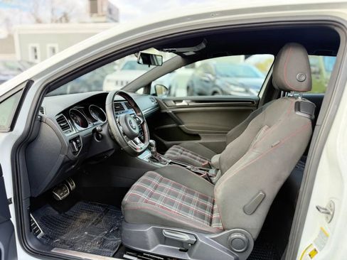 Used 2015 Volkswagen GTI S image 10
