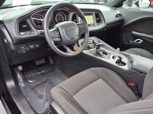 Used 2023 Dodge Challenger SXT RWD image 4