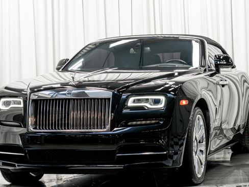 Used 2017 Rolls-Royce Dawn RWD image 5
