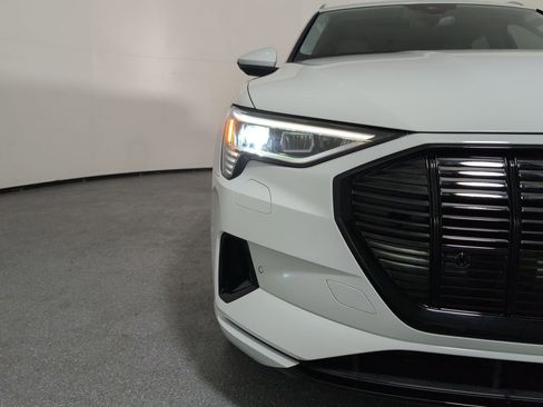 Certified 2021 Audi e-tron Premium Plus w/ Premium Plus Package image 37