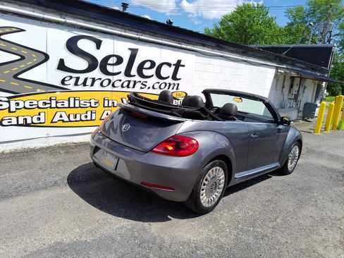 Used 2015 Volkswagen Beetle 1.8T FWD image 2