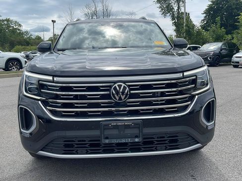 Used 2024 Volkswagen Atlas SEL AWD/4WD image 2