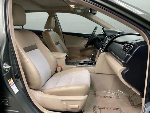 Used 2012 Toyota Camry XLE w/ Leather Pkg FWD image 14