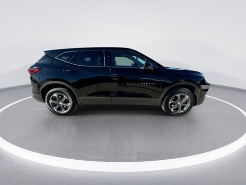 Used 2025 Chevrolet Blazer LT image 9