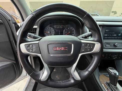 Used 2019 GMC Acadia SLE FWD image 13