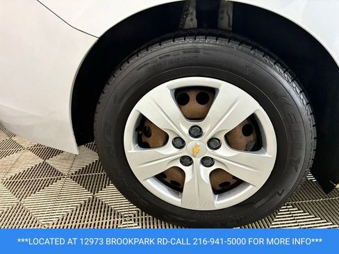 Used 2016 Chevrolet Cruze LS FWD image 25