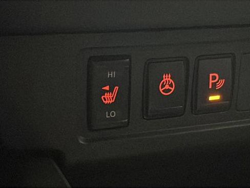 Used 2025 Nissan Frontier SL AWD/4WD image 28