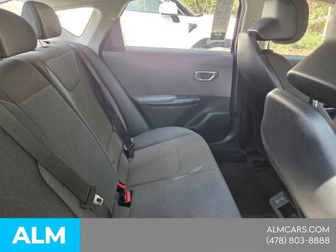 Used 2025 Kia K4 FWD image 16