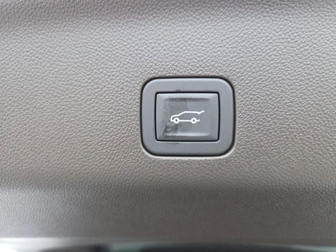 New 2026 GMC Yukon XL Elevation image 25