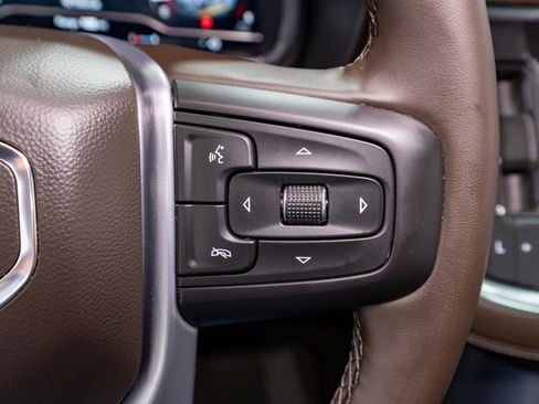 Used 2023 GMC Yukon SLT w/ SLT Premium Package AWD/4WD image 26