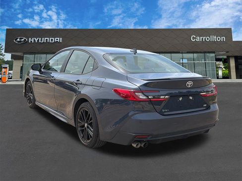 Used 2026 Toyota Camry SE FWD image 7
