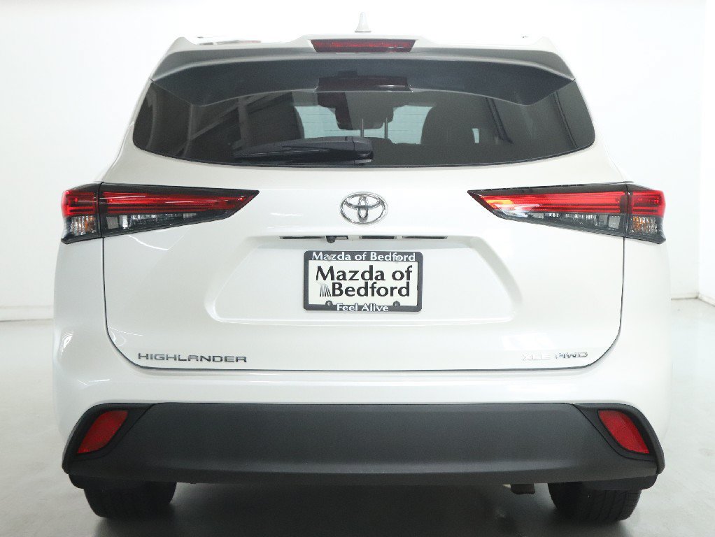 Used 2021 Toyota Highlander XLE AWD/4WD image 47