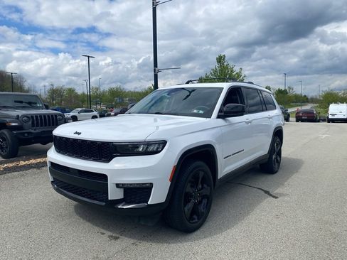 Certified 2023 Jeep Grand Cherokee L Limited w/ Black Appearance Package AWD/4WD image 5