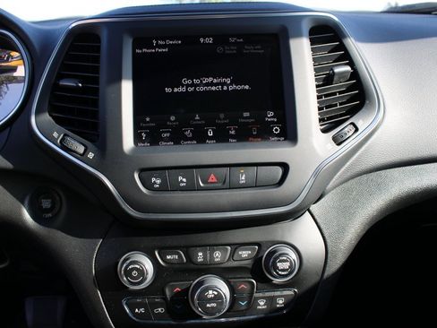 Used 2023 Jeep Cherokee Altitude Lux image 17