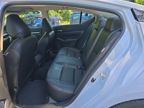 Used 2025 Nissan Altima 2.5 SR FWD image 10