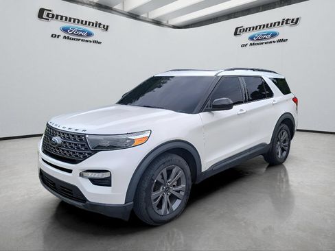 Used 2022 Ford Explorer XLT w/ Equipment Group 202A AWD/4WD image 1