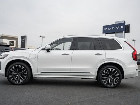 Used 2025 Volvo XC90 T8 Plus w/ Protection Package Premier image 4