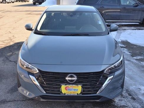 Used 2024 Nissan Sentra SV image 3