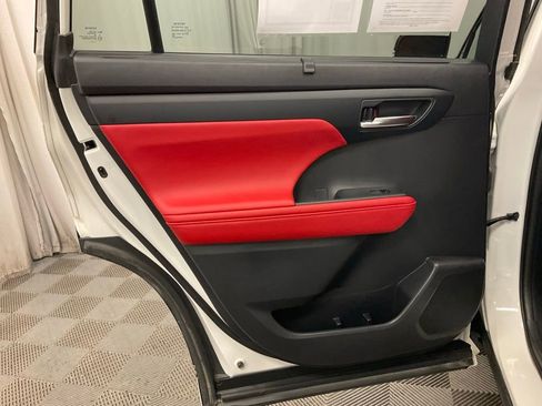 Used 2021 Toyota Highlander XSE image 33