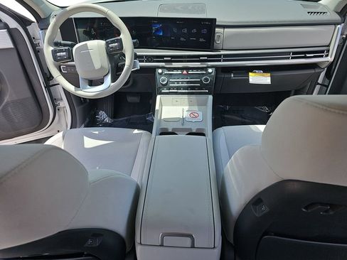 Certified 2025 Hyundai Santa Fe SE FWD image 9