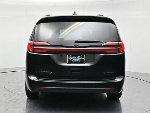 Used 2025 Chrysler Pacifica Limited FWD image 6