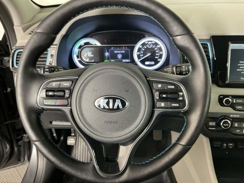 Used 2017 Kia Niro Touring w/ Advanced Technology Package FWD image 16