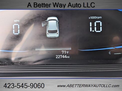 Used 2025 Hyundai Venue Limited FWD image 10