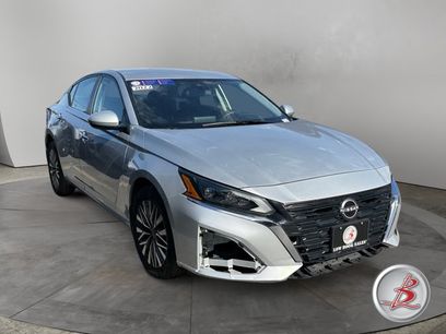 Used 2023 Nissan Altima 2.5 SV