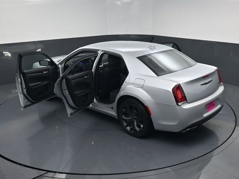 Used 2023 Chrysler 300 Touring w/ Sport Appearance Package RWD image 19