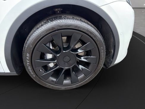 Used 2020 Tesla Model Y Long Range AWD/4WD image 24