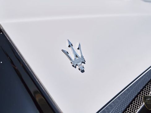 Used 2023 Maserati MC20 Spyder RWD image 8