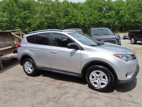 Used 2014 Toyota RAV4 LE FWD image 5