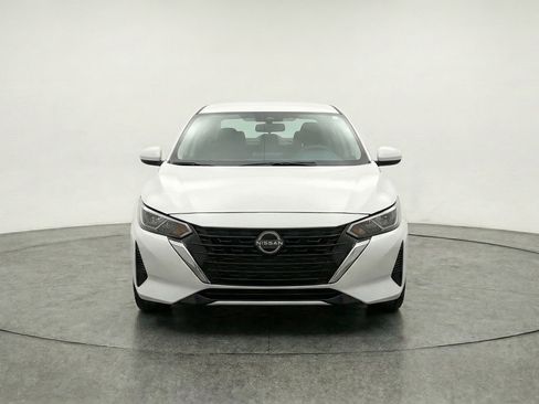 Used 2025 Nissan Sentra SV image 2