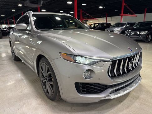 Used 2018 Maserati Levante GranLusso AWD/4WD image 7