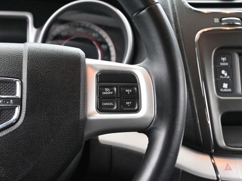 Used 2017 Dodge Journey SE w/ Flexible Seating Group image 31