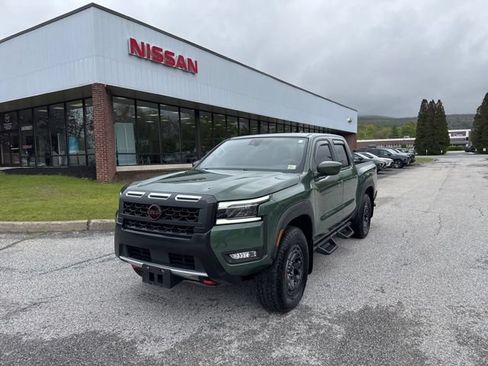Used 2025 Nissan Frontier PRO-4X w/ Tow Package AWD/4WD image 3