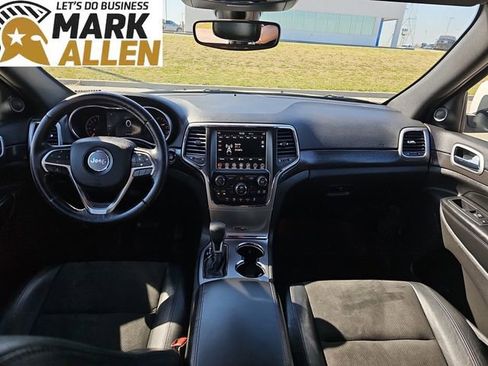 Used 2018 Jeep Grand Cherokee Altitude image 19