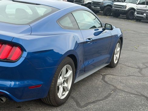 Used 2017 Ford Mustang Coupe RWD image 6