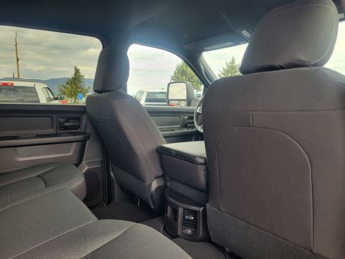 New 2026 RAM 3500 Tradesman AWD/4WD image 17