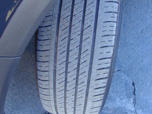 Used 2023 Hyundai Santa Fe SEL w/ Premium Package image 7