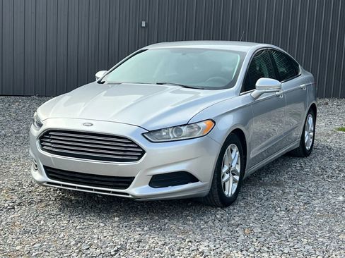Used 2015 Ford Fusion SE image 1
