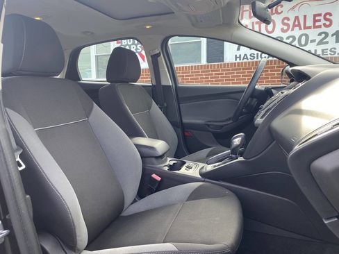 Used 2013 Ford Focus SE w/ SE Winter Pkg image 19