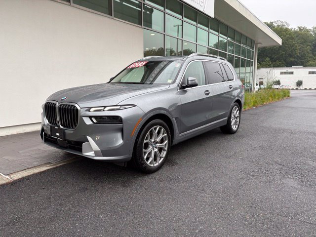 Used 2024 BMW X7 xDrive40i w/ Premium Package AWD/4WD image 3