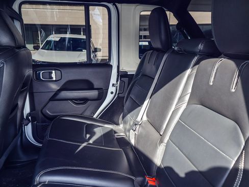 Used 2021 Jeep Wrangler Unlimited Sahara w/ Cold Weather Group image 15