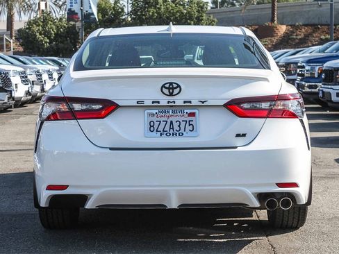Used 2022 Toyota Camry SE image 8