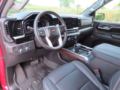 Certified 2023 GMC Sierra 1500 SLT w/ SLT Premium Plus Package AWD/4WD image 28